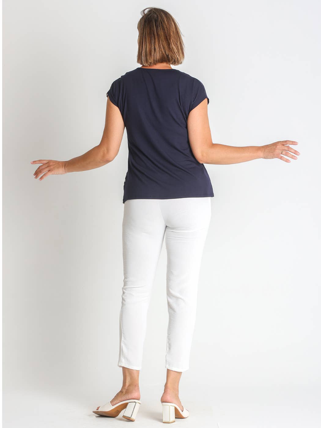 EINZIGARTIG 3675100 - T-SHIRT AUS GESTREIFTEM VISKOSEJERSEY für den Großhandel auf Faire2