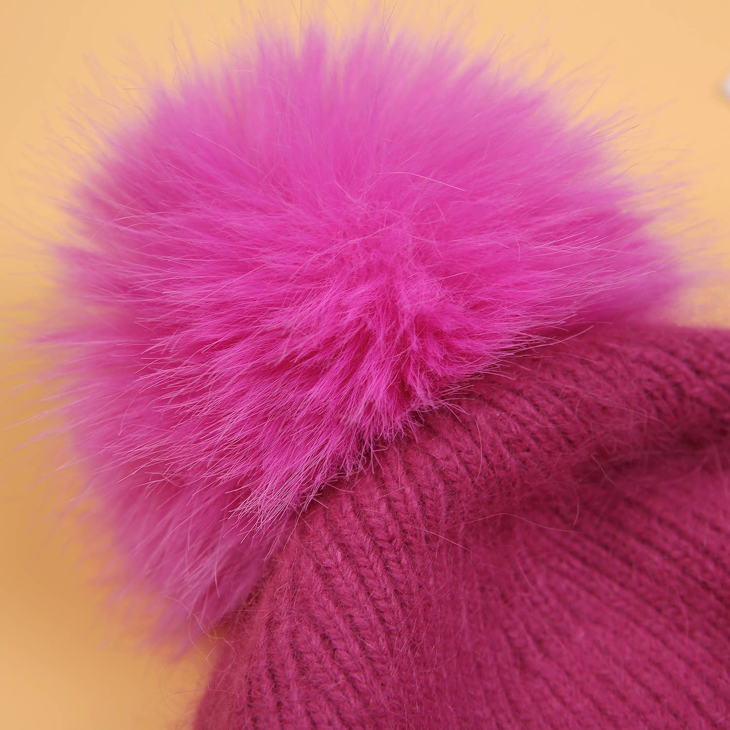 PEACH ACCESSORIES - Vente Bonnet – femme - Chapeau à pompon avec accent perlé décoratif SD1207
