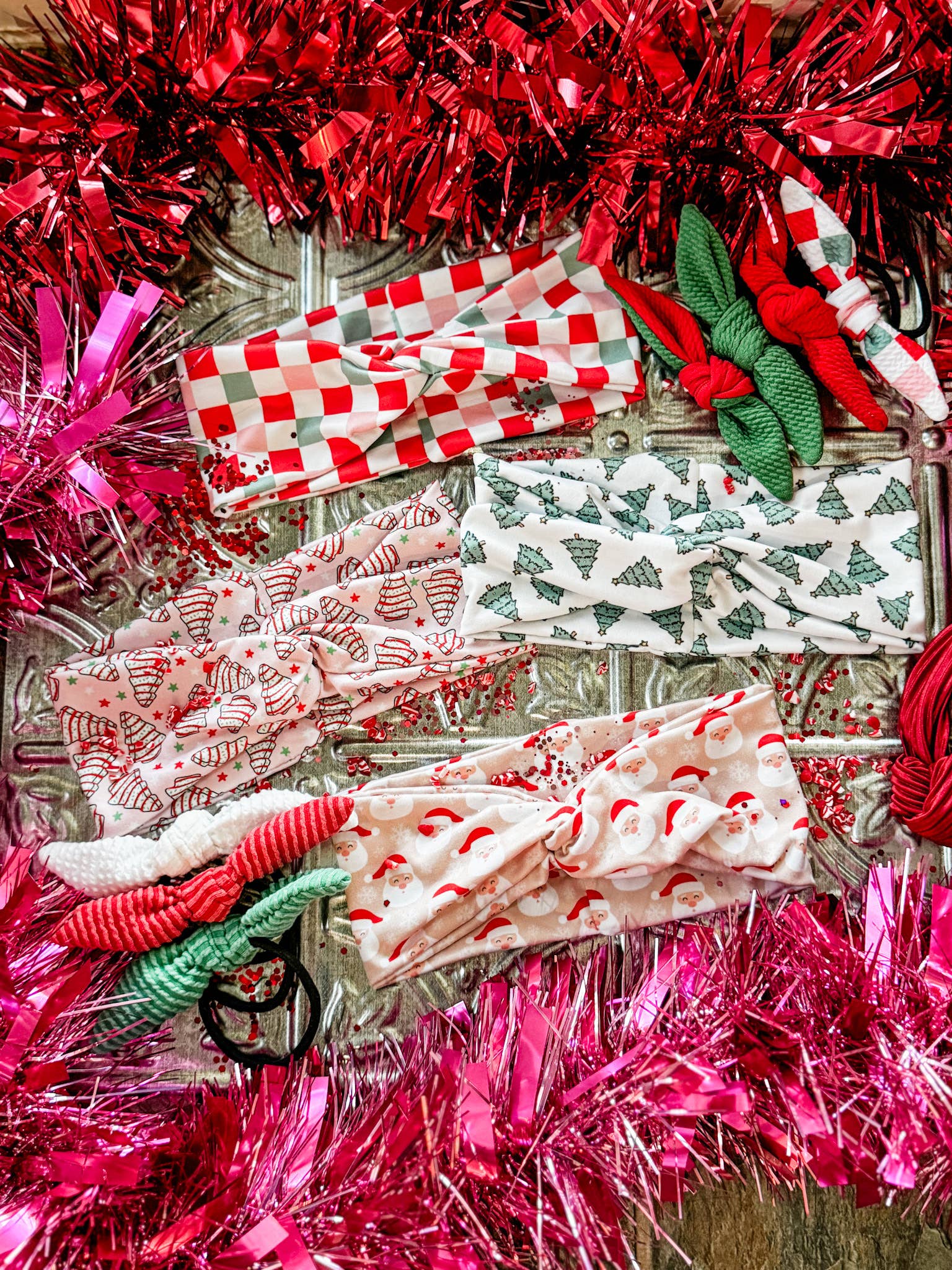 Ruby Red Threads – Engroshandel Pandebånd - Dame – Julekage på lyserød turban hårbånd3