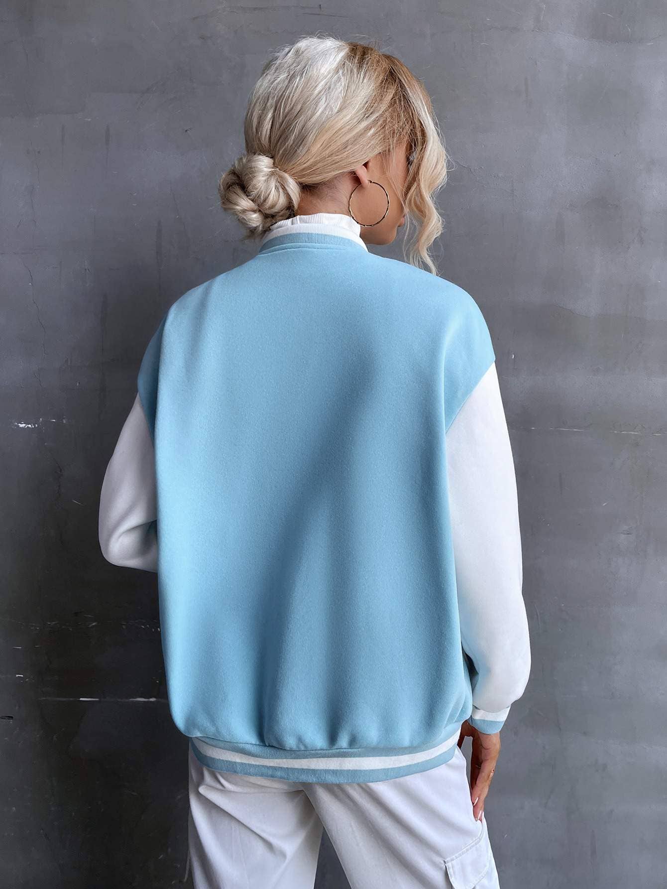 Flarix – Blusão - Mulher por atacado – jaqueta bomber carta remendada ombro8