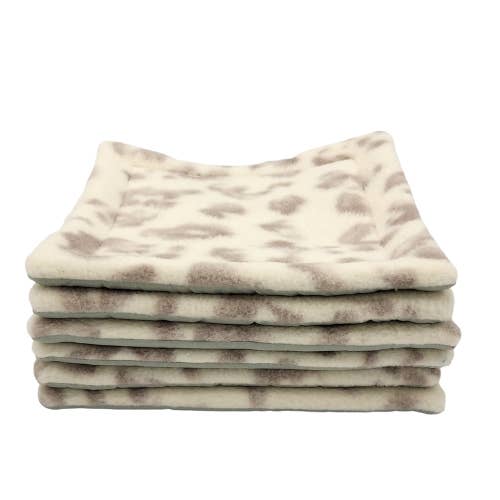 Tapis litière pour cochon d'Inde 15 x 15 cm pour la vente par Pet Mama's