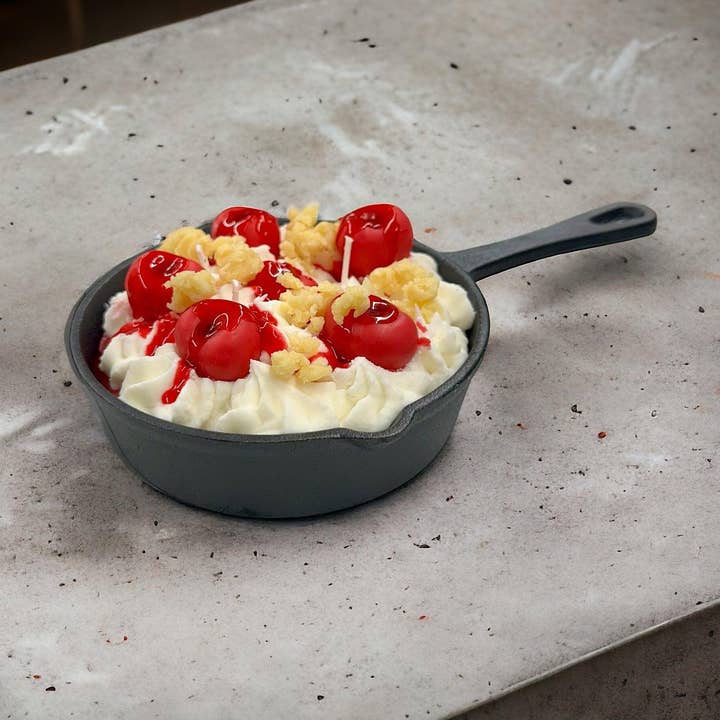 Doodlations - Wholesale Novelty Candle - Cherry Yum Yum Iron Skillet Candle0