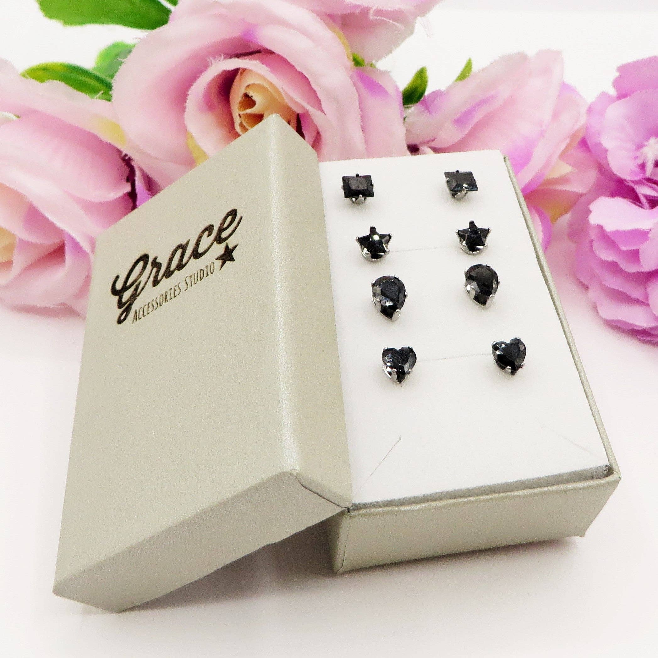 Daemon srls - Wholesale Jewelry Set - SET 4 PAIA PUNTI LUCE SHINE colours ~ 4 forme punti luce acciaio inossidabile ~ 8 PZ ~ 12 varianti colore ~ Orecchini a lobo con zirconi11