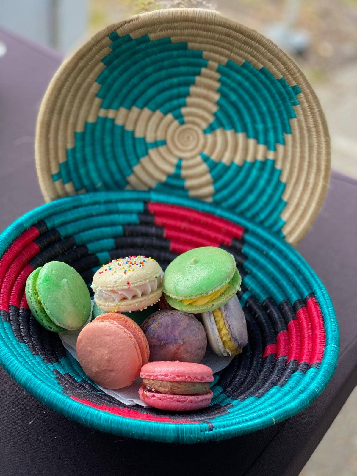 African Craft Collection - Venta al por mayor Cestas - Cestas africanas tejidas a mano en colores verde turquesa y verde1