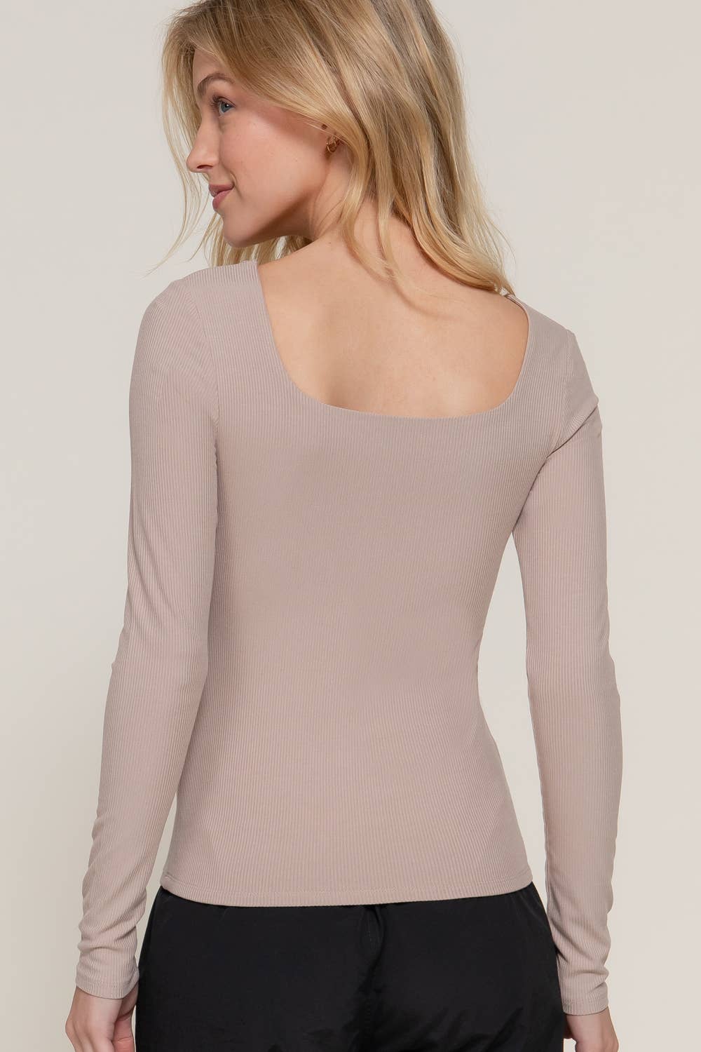 Active Basic | Active USA – Top de malha - Mulher por atacado – Top de malha com nervuras e gola quadrada de manga comprida e gola quadrada17