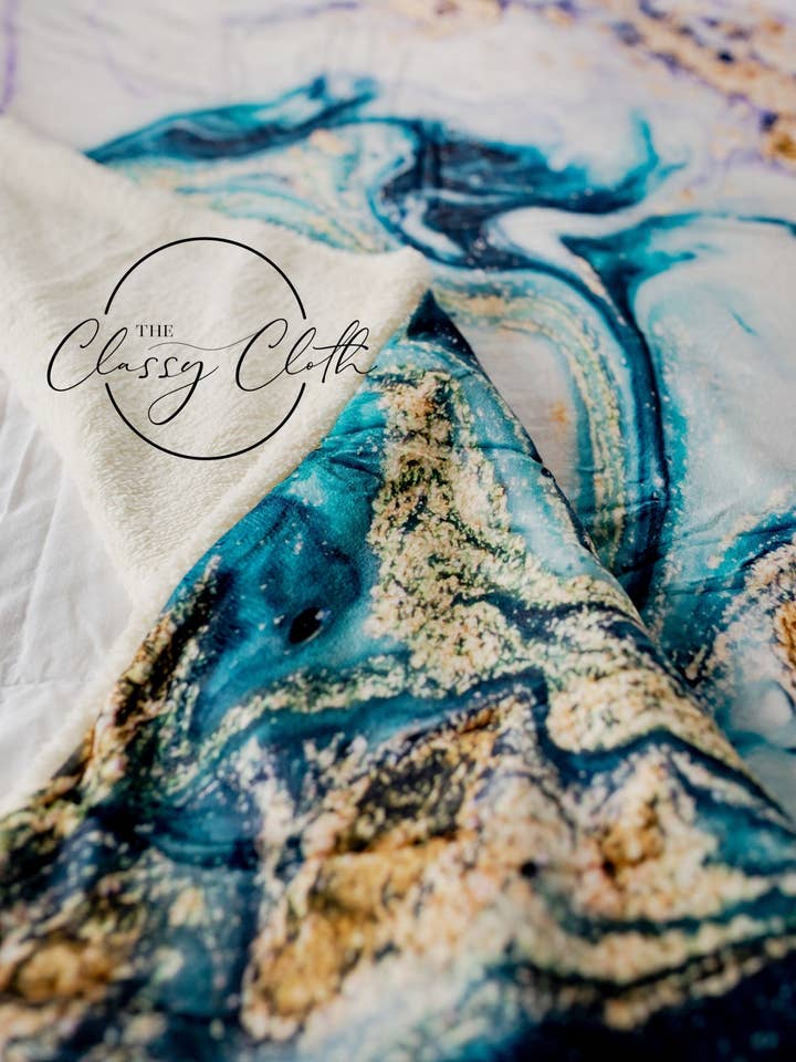 Couverture imprimée personnalisée - Ocean Swirl RTS pour la vente par The Classy Cloth WS