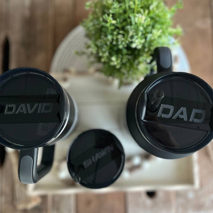 Mænds personlige tumbler-navneskilt for engroshandel hos Maranatha Shoppe LLC