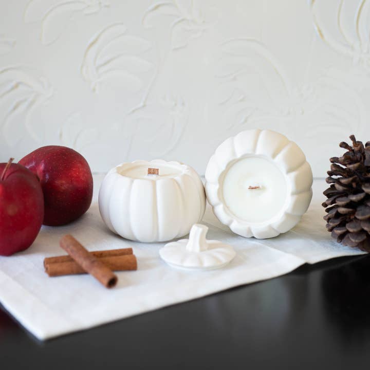 Bougie Pommes & Épices 4oz | Mèche de bois pour la vente par Staygroundedco