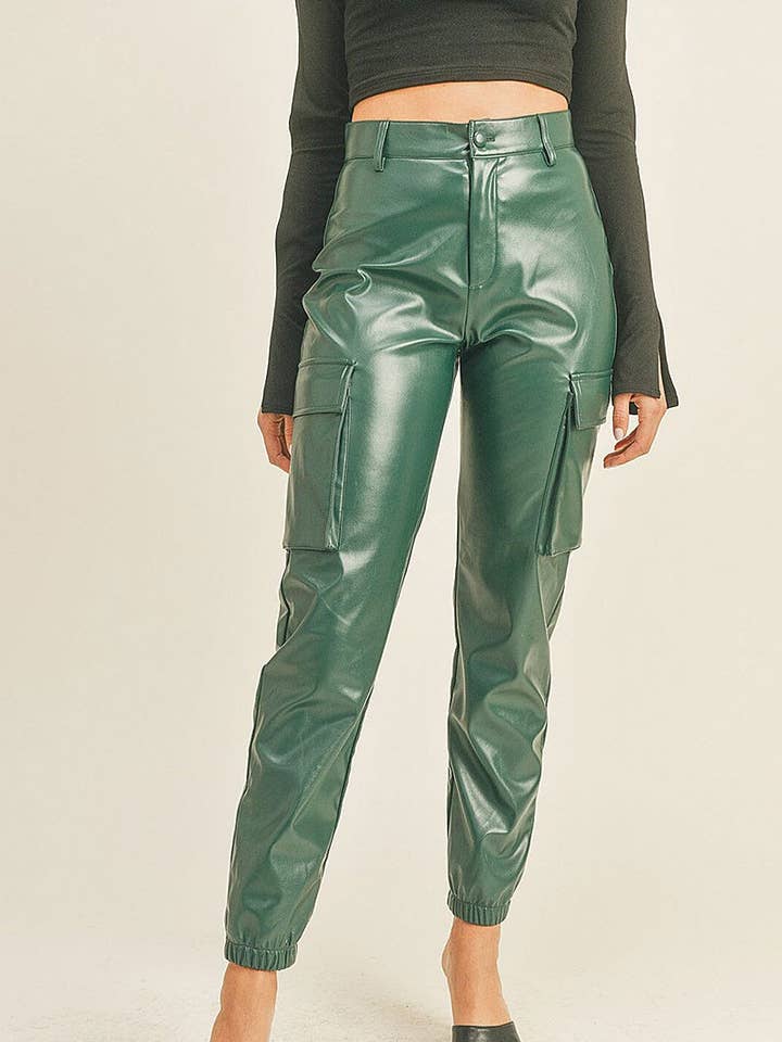 KNAPPELUKNING CARGOLUMMER JOGGER BUKSER I KUNSTLÆDER for engroshandel hos ROUSSEAU