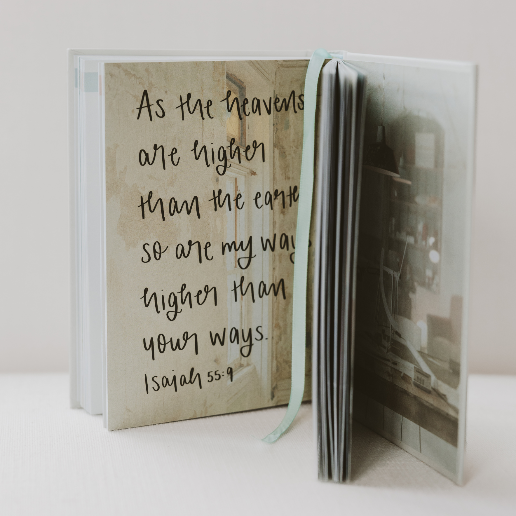 Sweet Water Decor - Vente Religion - Adoptez votre nouveau livre de dévotion - Cadeaux chrétiens1