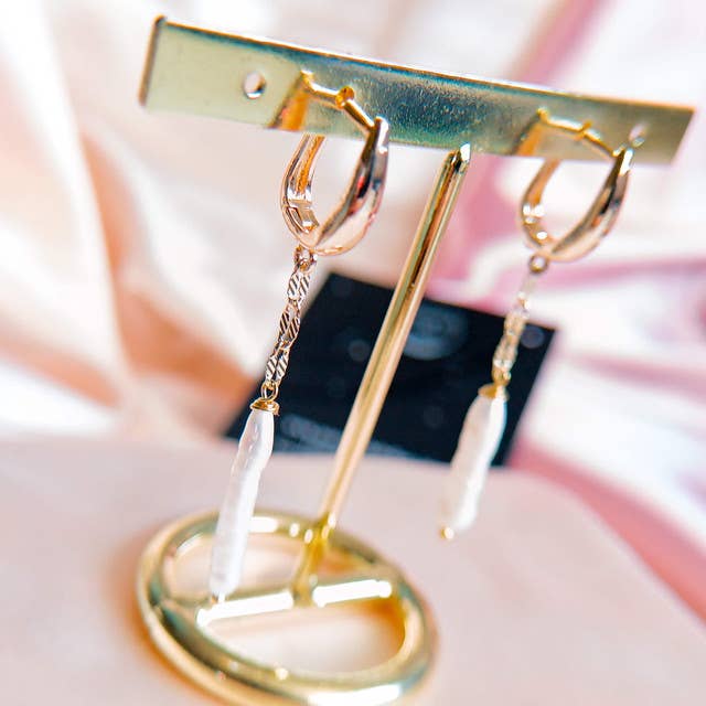 Pompon La Tulipe – Großhandel Ohrhänger – Zucchini-Ohrringe mit barocken Perlen5