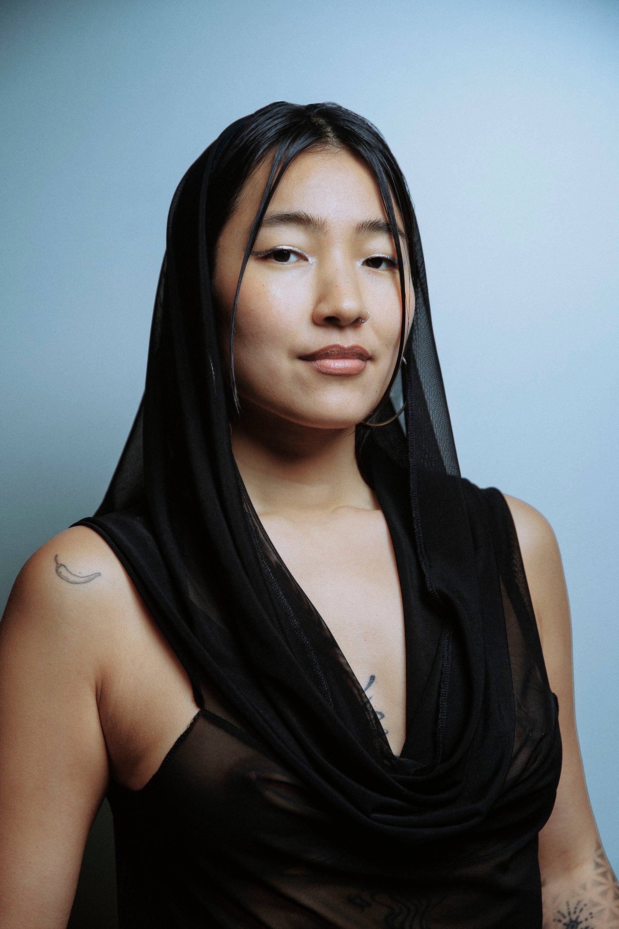 BITE Studio - Venta al por mayor Vestido - Mujer - Vestido Eclipse de malla con capucha transparente3