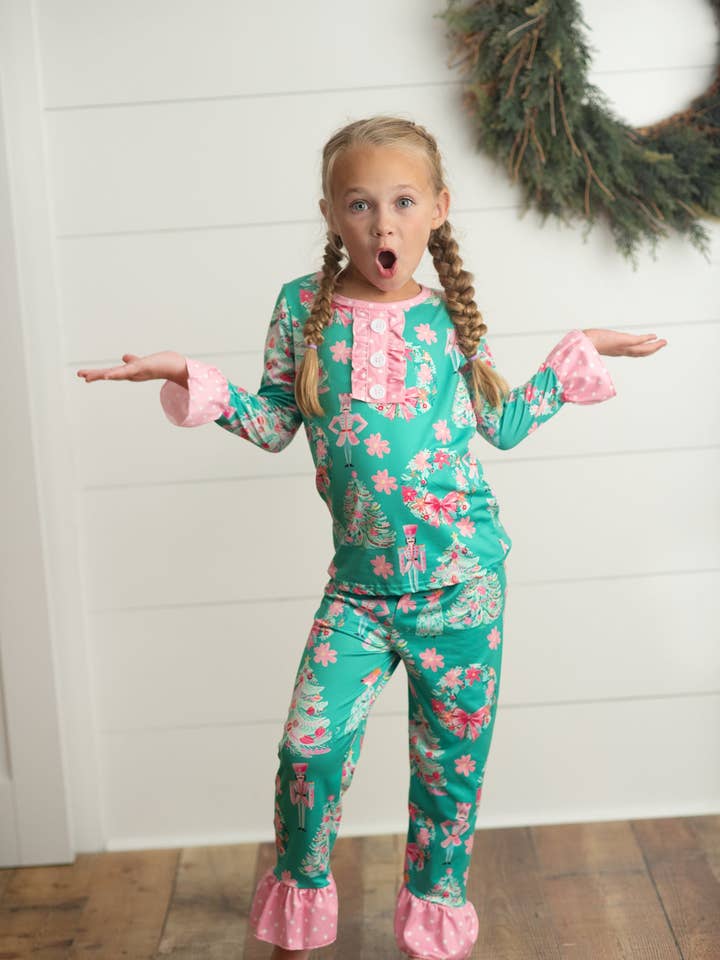 Adorable Sweetness - Wholesale Lounge Set - Kids - Kids Green & Pink Ruffle Nutcracker Comfy Lounge Play Set0