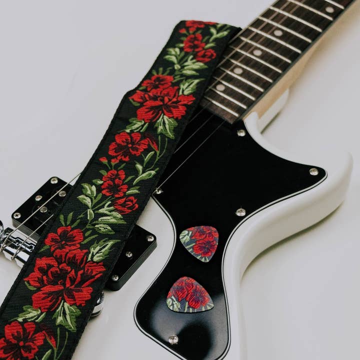 Gradzo - Wholesale Guitar strap – Unisex - Red Roses Woven Guitar Strap3