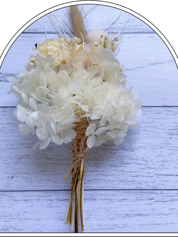 Calming Creams Dried Flower Posies for wholesale by Bohokind