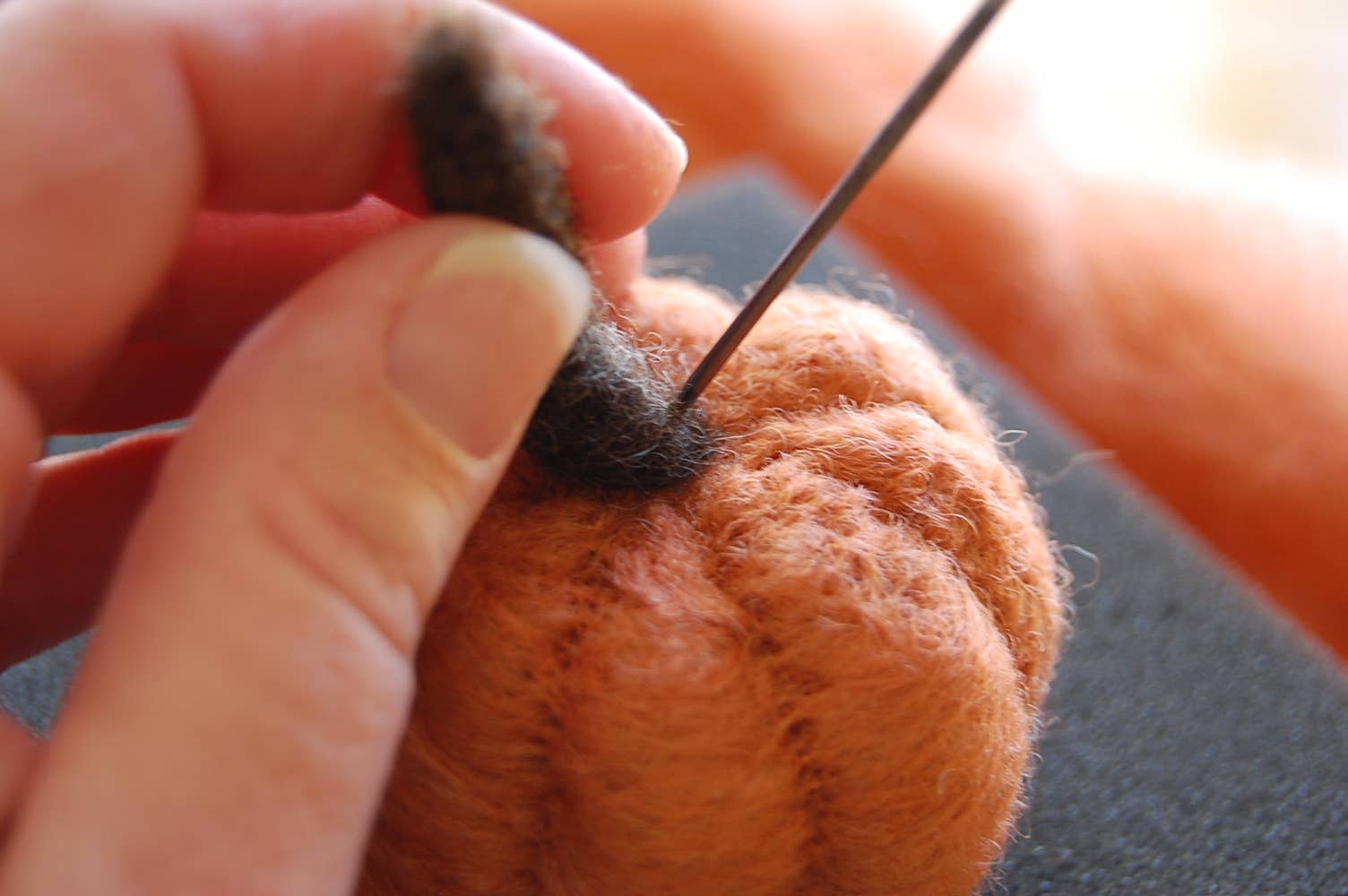 Bear Creek Felting - Vente Kit de bricolage - Kit débutant de feutrage à l'aiguille citrouille5