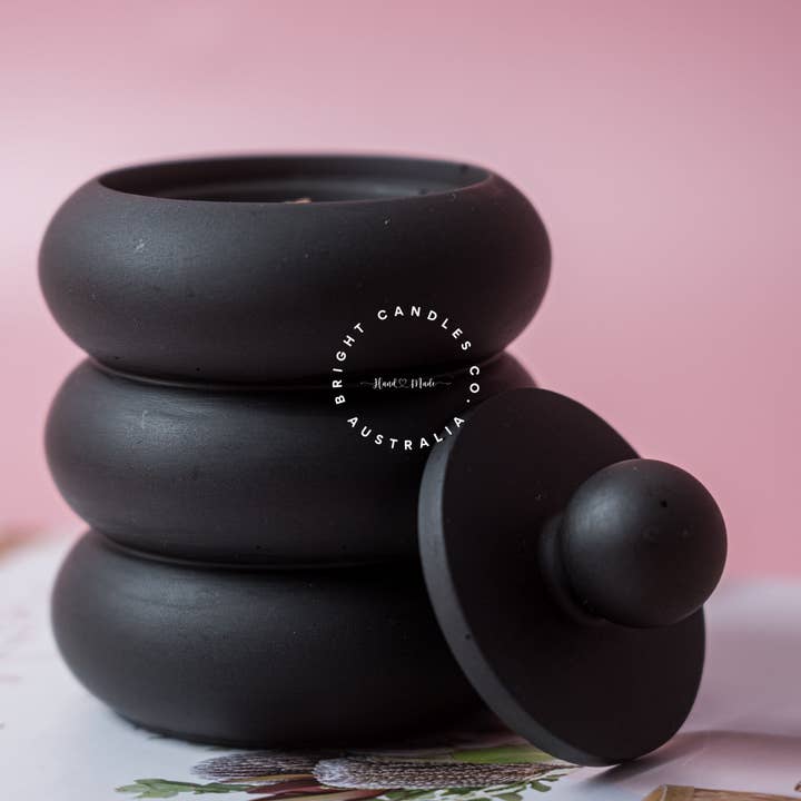 Bright Candles Co. - Wholesale Jar/filled candle - Donut Scented Vessel Candle5