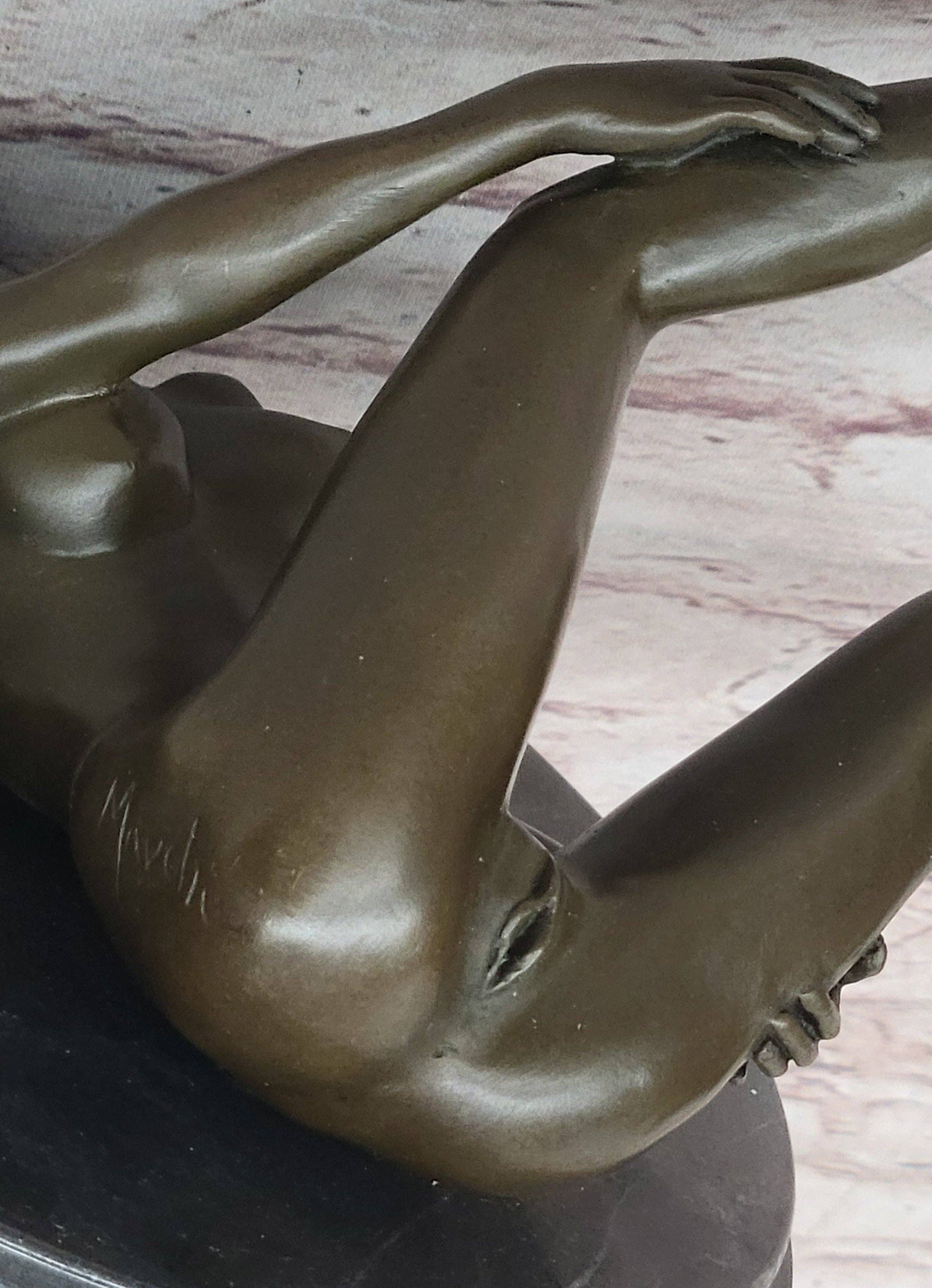 Bronzhaus - Wholesale Sculpture - Erotic Bronze Sculpture Figure Nude Girl on Her Back Art Decor8