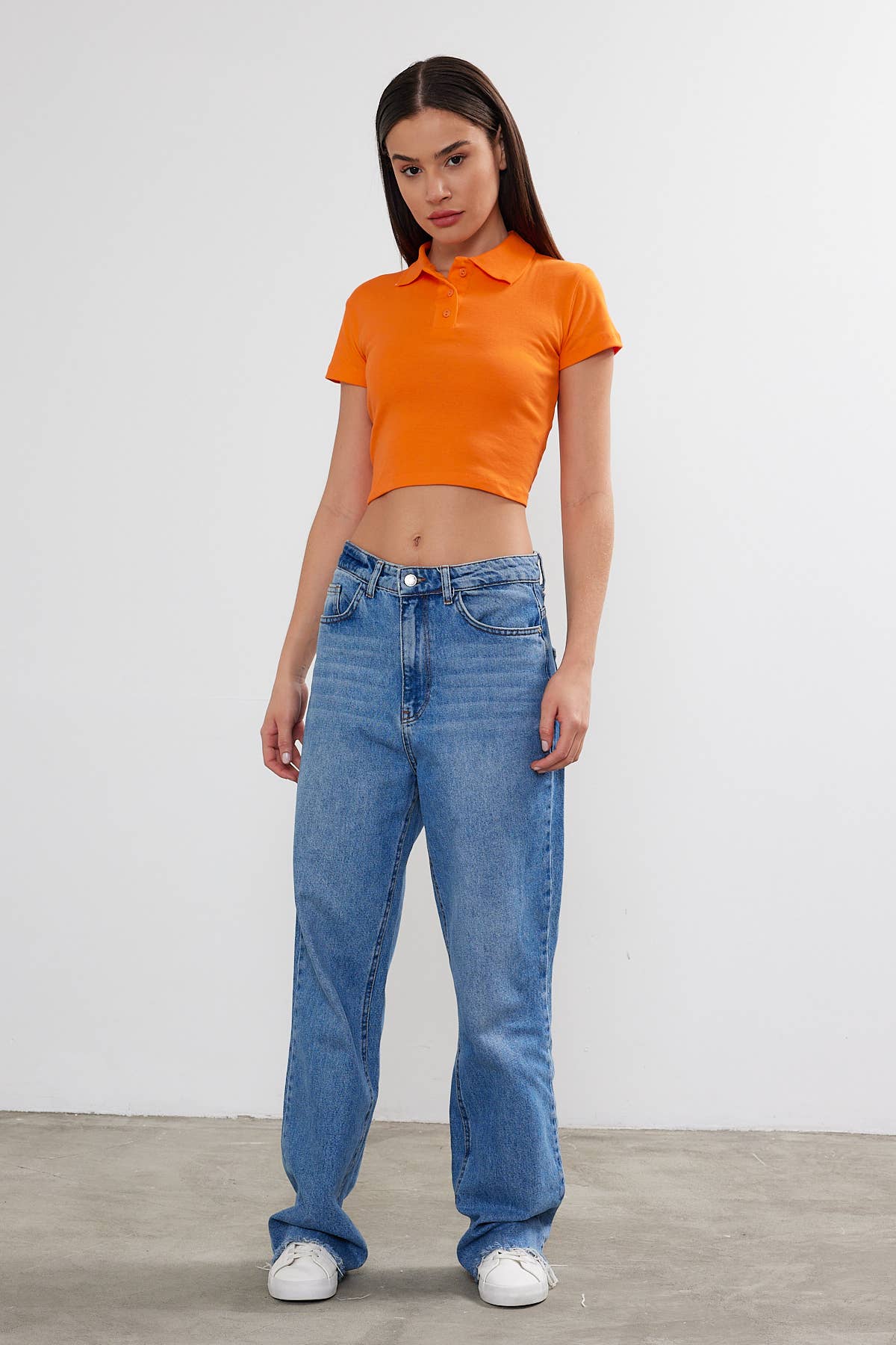 VAV NEW YORK – Engroshandel Polo - Dame – Dame polo-neck cropped t-shirt med kort snit15