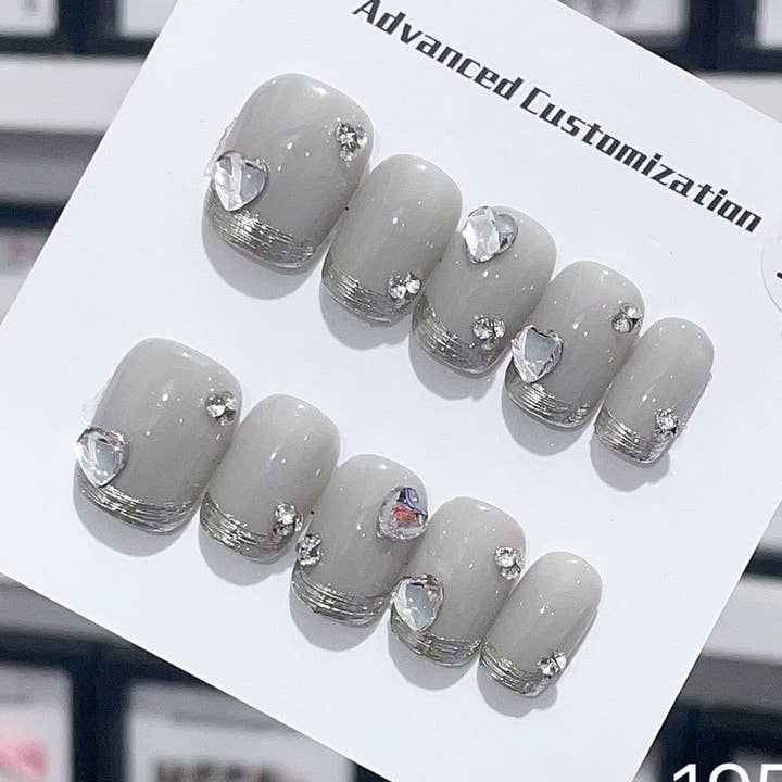 Press on Nails fait main 19578 pour la vente par foamboxnail