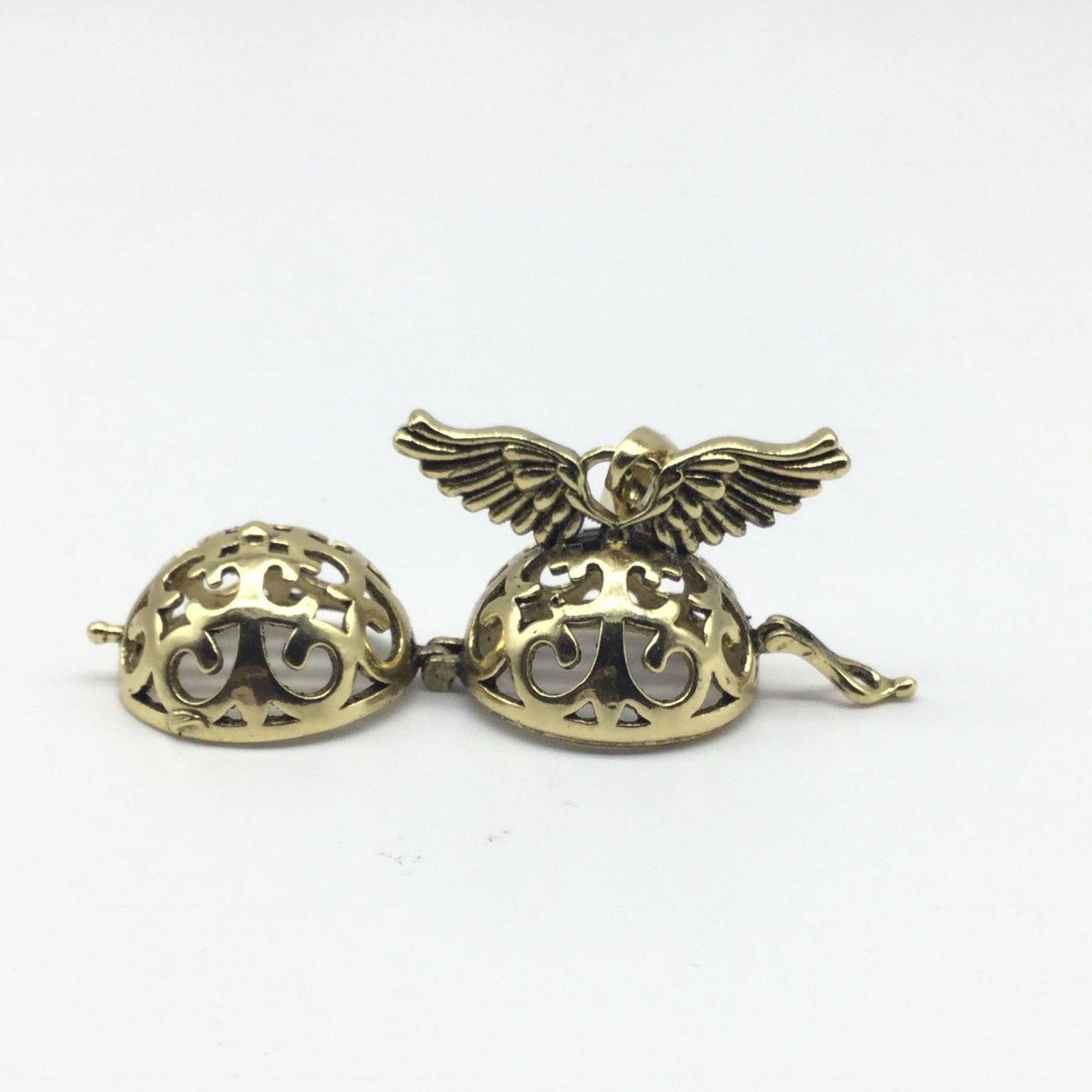 Tourtiwi - Wholesale Individual Charm/Pendant - Vintage Wings Hollowed Pendant4