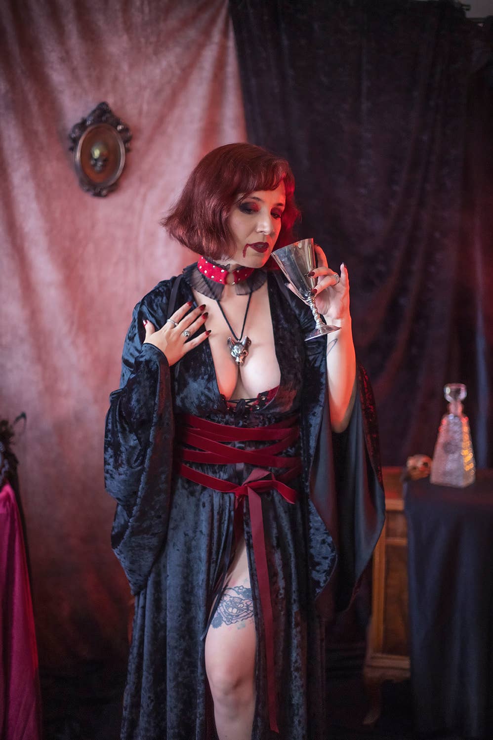 Costurero Real - Wholesale Costume - Women's - Black Velvet Robe, Vampire Goth Costume, Elegant Overdress5