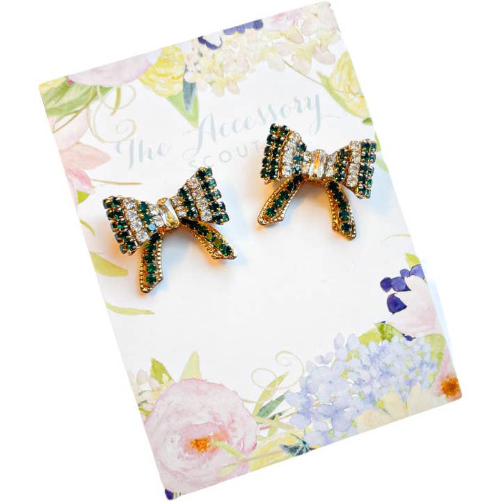 Jagergroene Strik met Strass-steentjes en Parel Oorbellen voor wholesale door THE ACCESSORY SCOUT