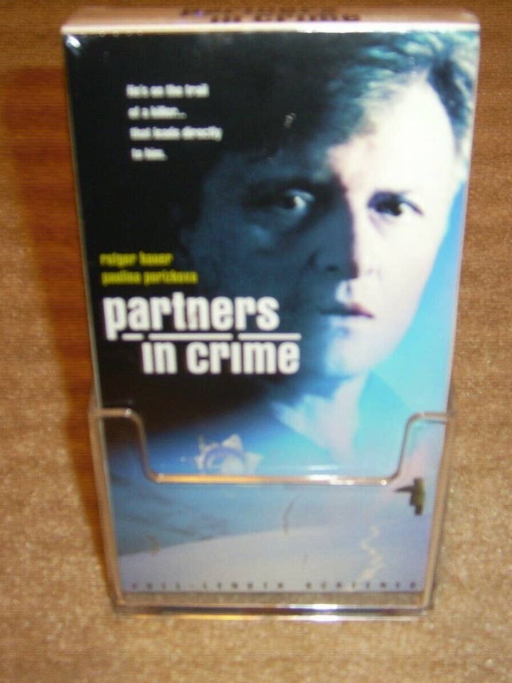 PARTNERS IN CRIME Forseglet Film VHS-bånd for engroshandel hos Real Retro