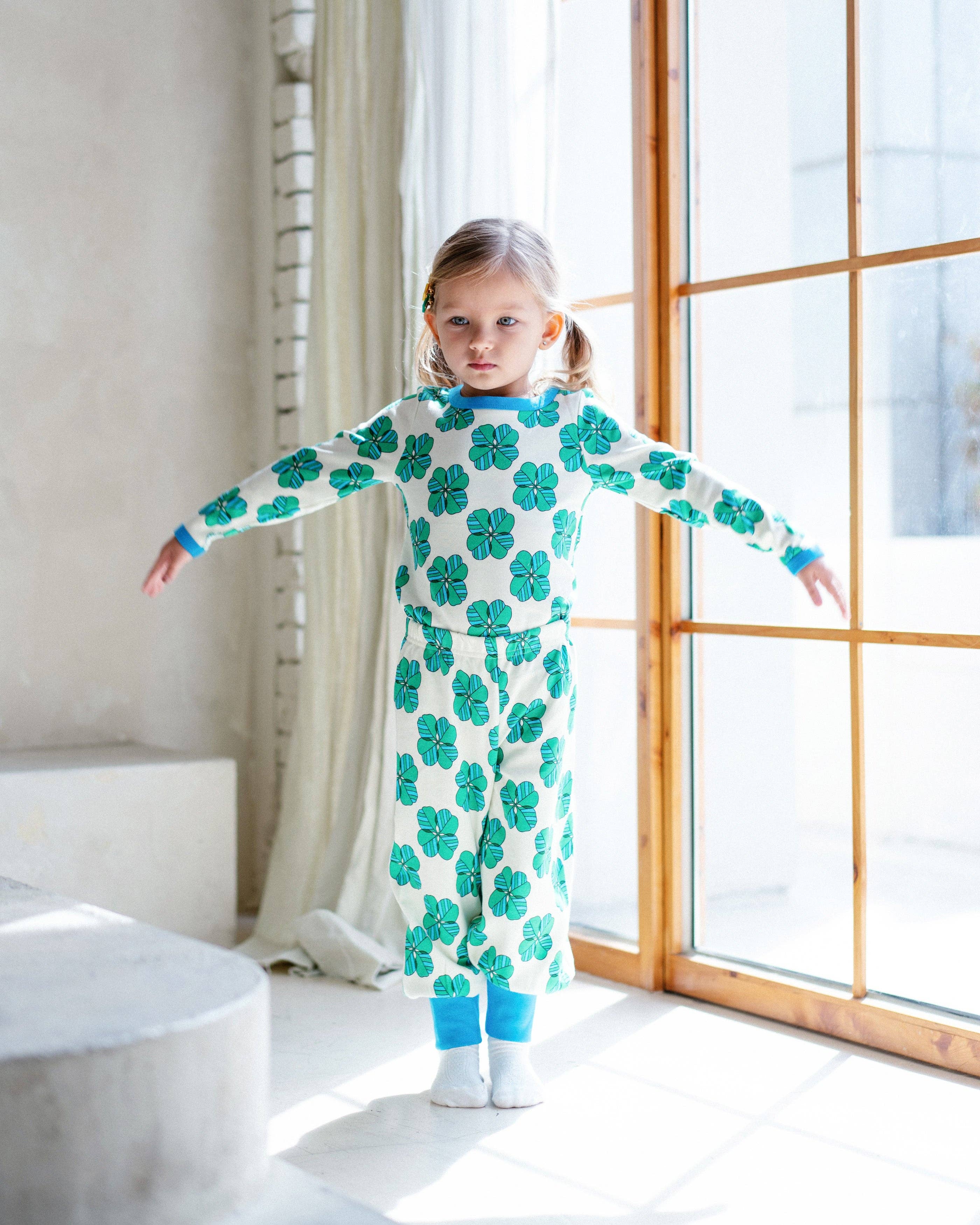 Ameelo – Großhandel Hose – Baby – Bio-Baumwolle Avery Hose - Helles Kleeblatt6