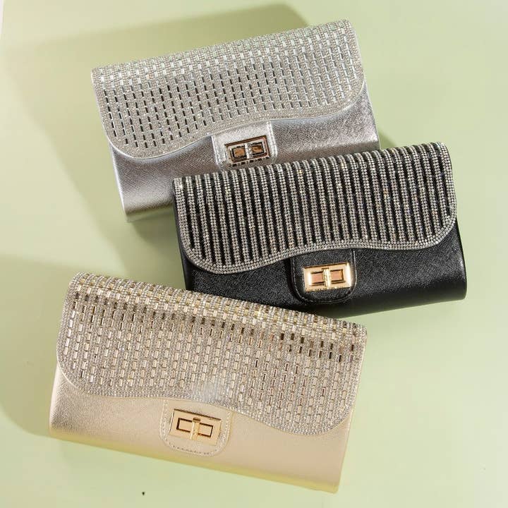 Pochette de soirée ornée de strass pour la vente par Collections by Fame Accessories