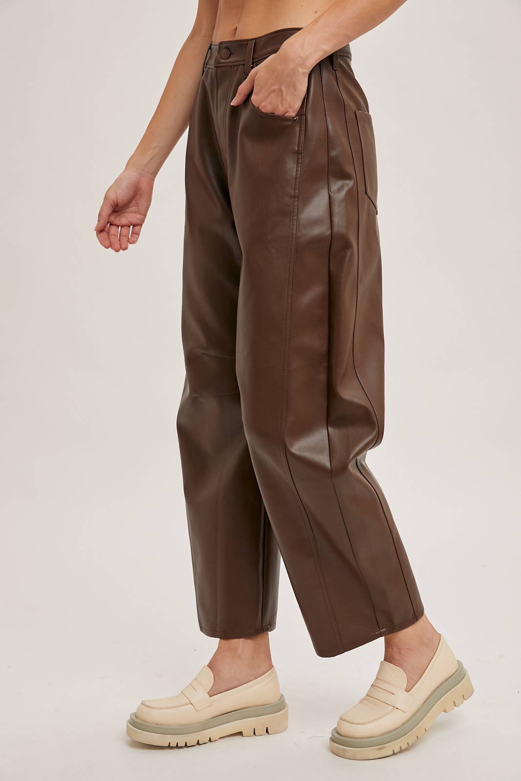 Bluivy - Wholesale Pants - Women's - VEGAN LEATHER BARREL PANTS3