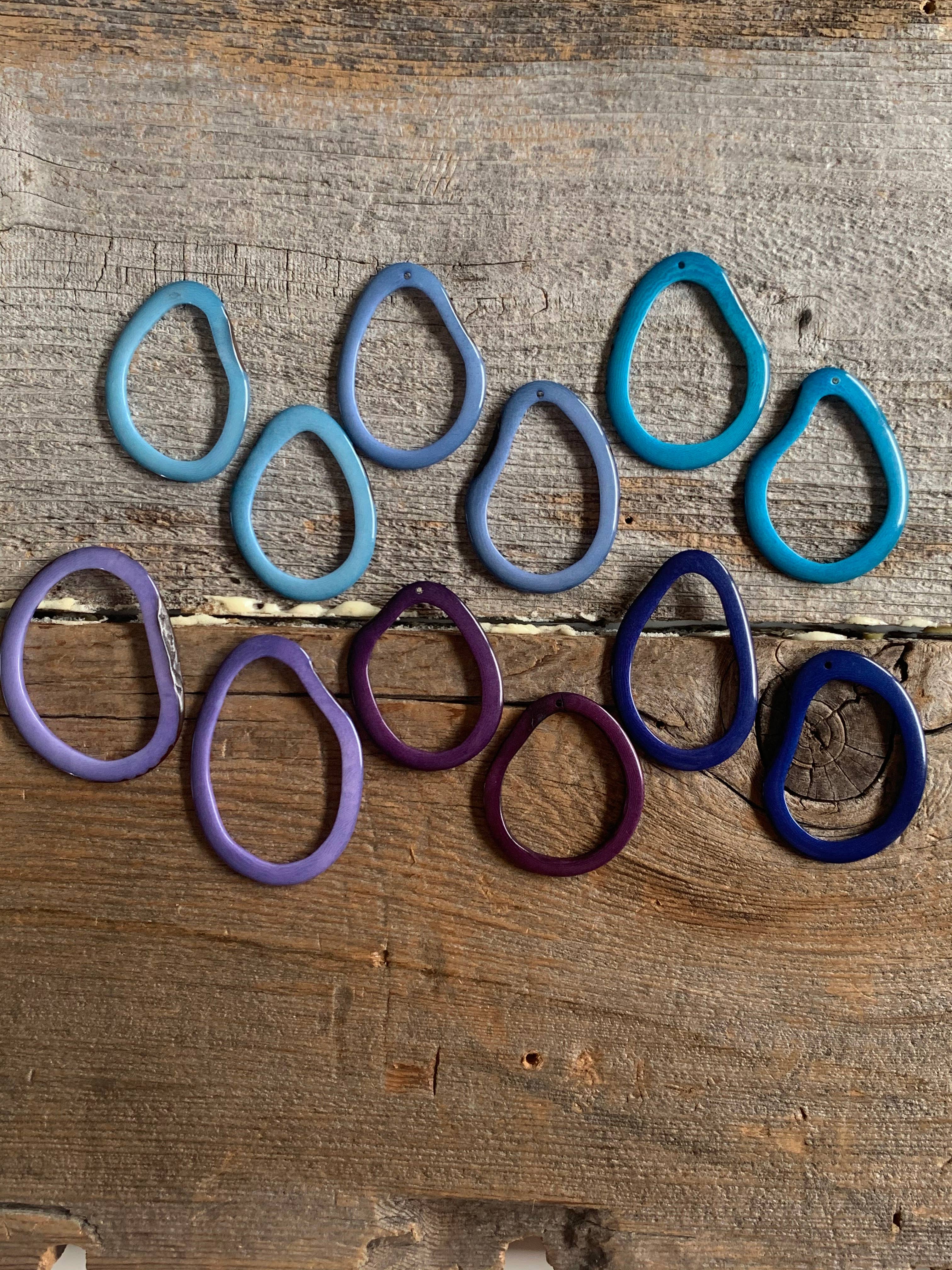 Veronica Riley Martens - Wholesale Hangende/ronde oorbellen - Dunne Donut Tagua bengelen oorbellen3