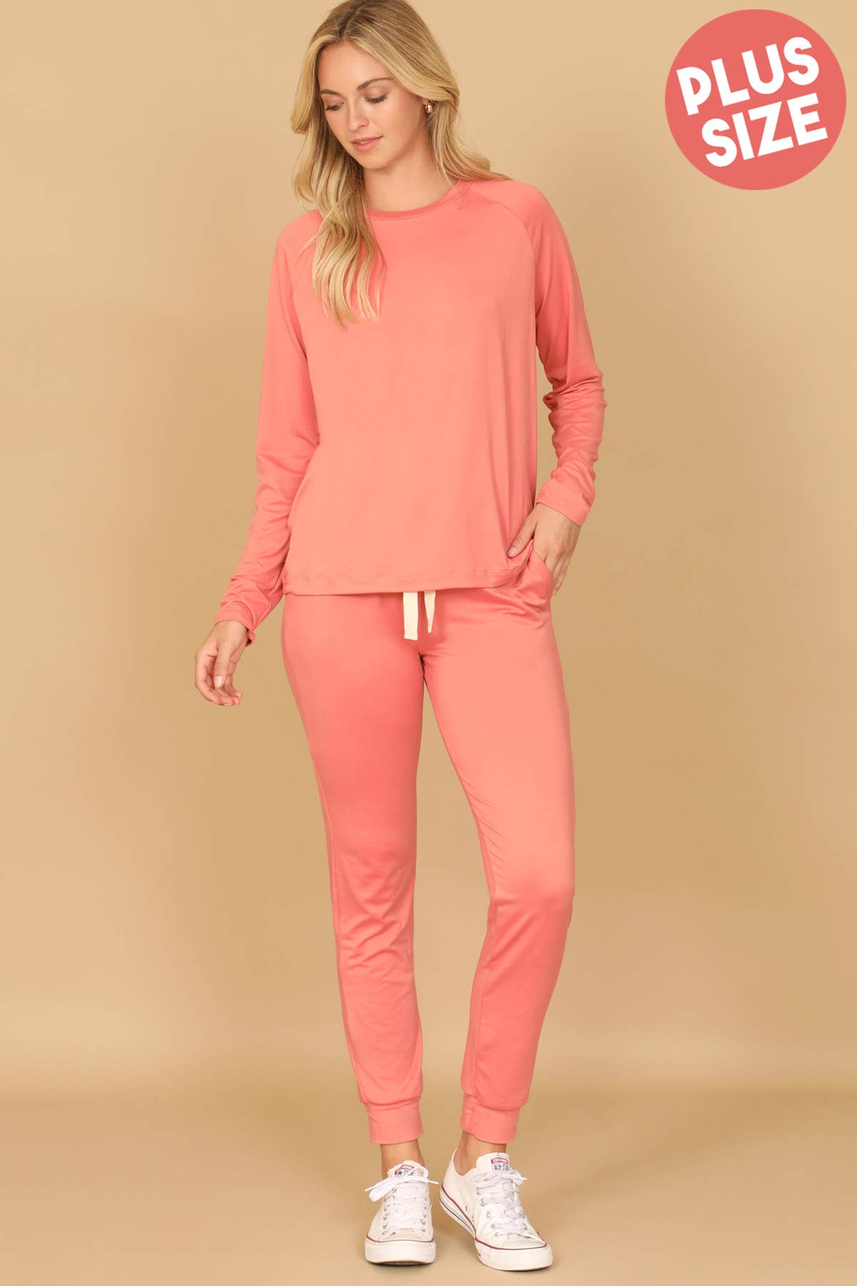 You & Me - Vendita all'ingrosso Pantaloni sportivi/da jogging loungewear - Donna - Set maglia a maniche lunghe e joggers taglie forti YMP40001XV con cintura da annodare.9