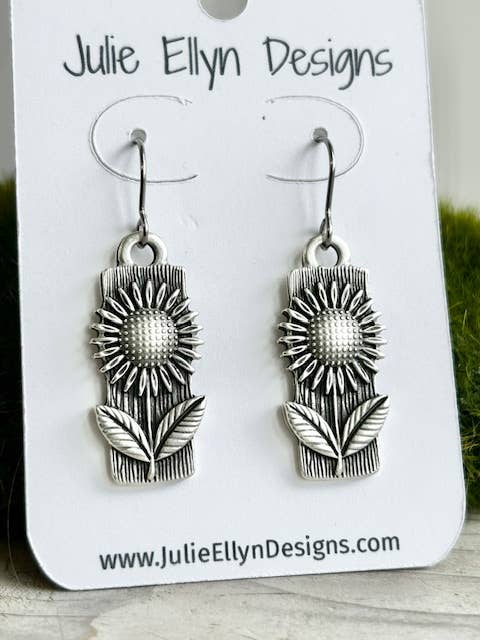 Vollständige silberne Sonnenblumen-Ohrringe für den Großhandel von Julie Ellyn Designs
