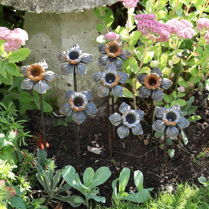 Steel Flowerhead/Birds/Insects short garden stake for wholesale by L V Bespoke