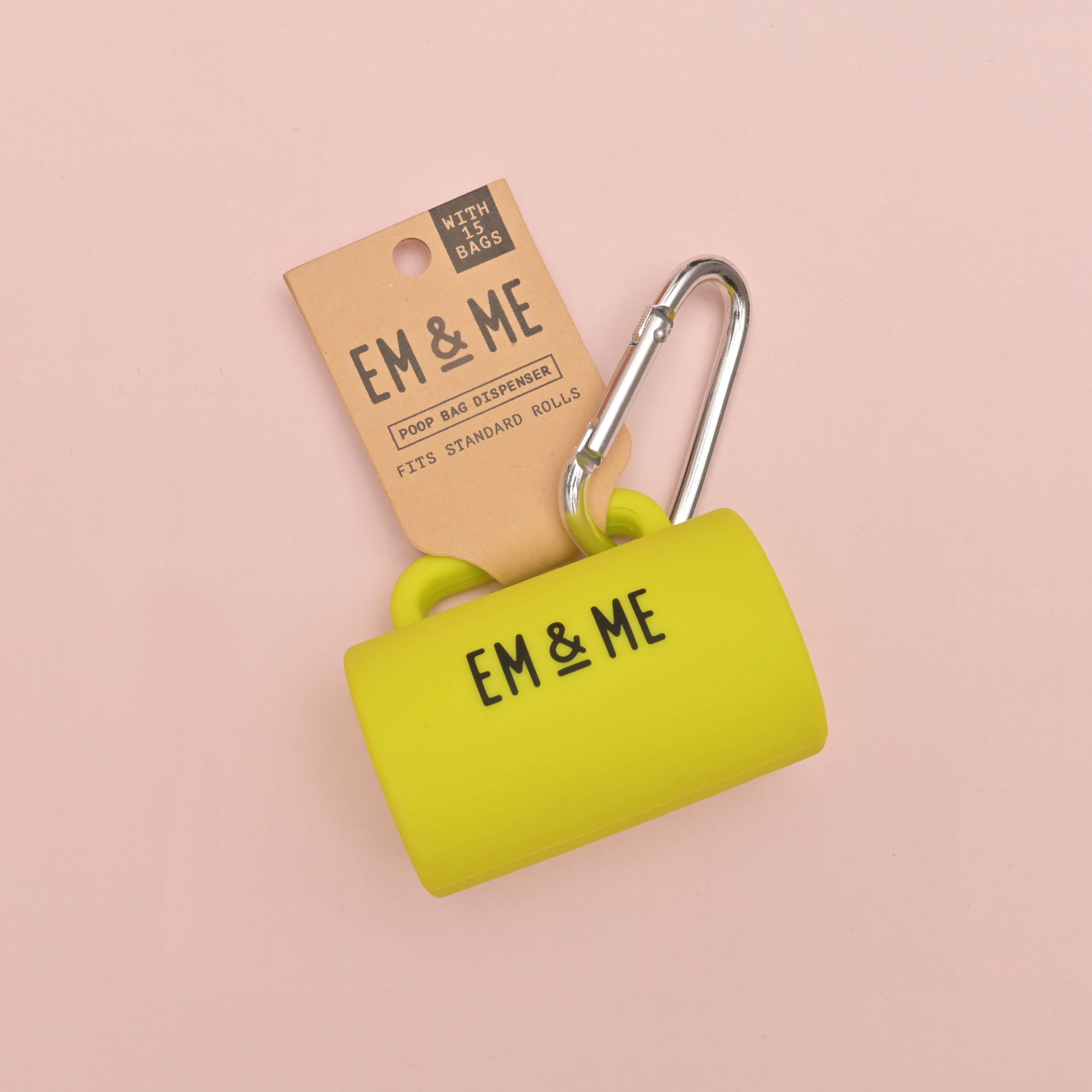 Em And Me Studio - Venta al por mayor Portabolsas de excrementos - Dispensador de bolsas para excrementos "Pick up that Sh*t"1