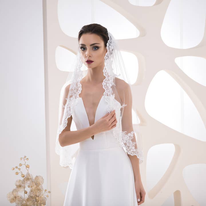 Slöja med broderi spets för wholesale av Bajabella