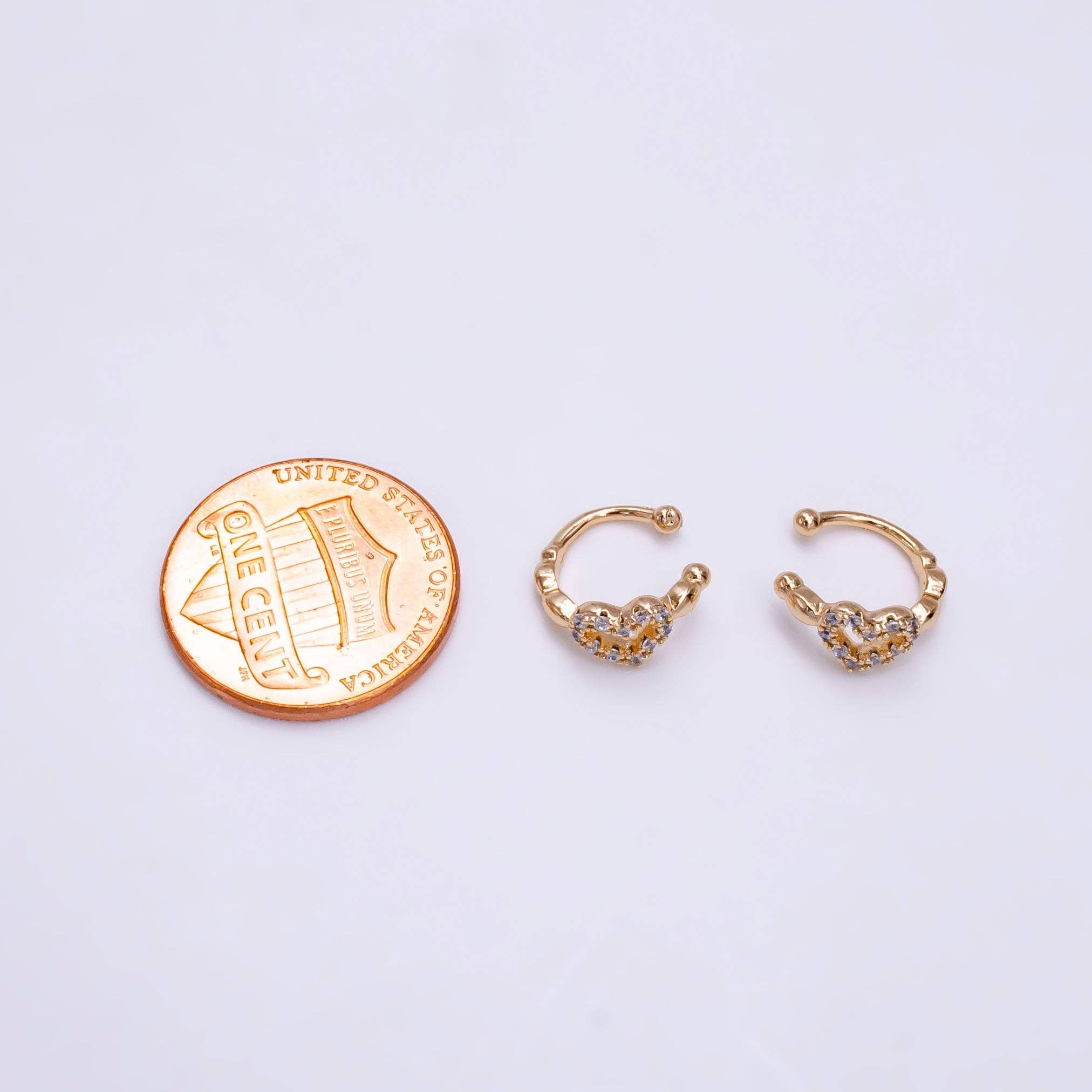 Aim Eternal - Vente Boucles d'oreilles ear cuffs/bagues d'oreilles - Boucles d'oreilles en zircone cubique micropavées en or 16 carats remplies de bulles en forme de cœur ouvert | AI0972