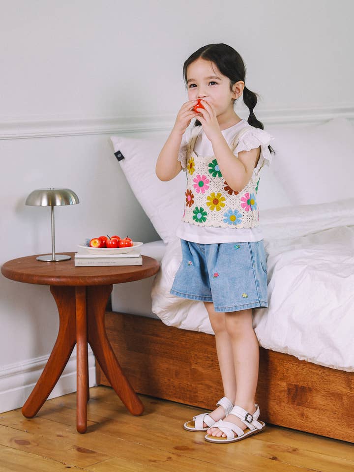 ToTo Heros - Wholesale Knit Top - Kids - Gia Floral Pattern Crocheted Cropped Knit Vest5