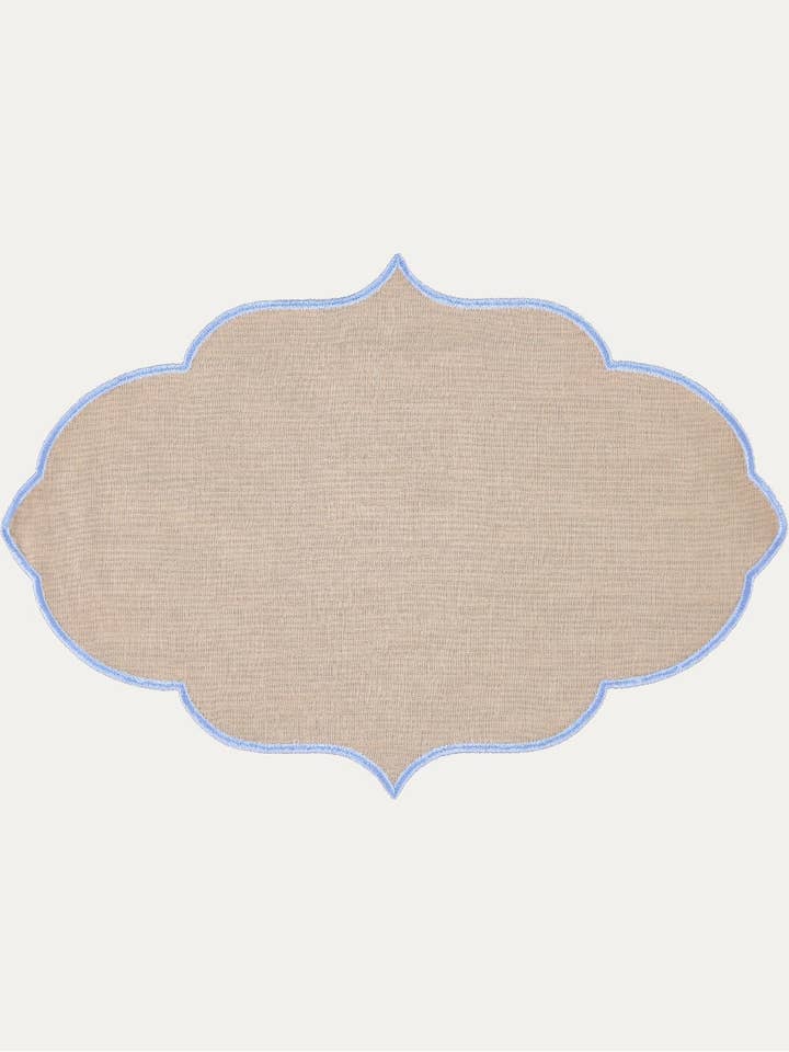 Individuel violet, beige avec bleu pour la vente par Mariaida Home