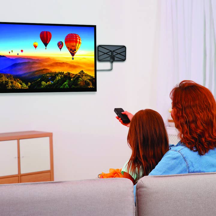 Lifeware Group LLC – wholesale Wire – CIAO Tech Ultra Slim UHDTV Digital Antenna - Watch TV Free