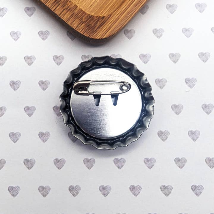 squibblefu - Wholesale Lapel Pin/Button - Pocari Sweet | Hirano to Kagiura | Bottle Cap Pin-back Button12