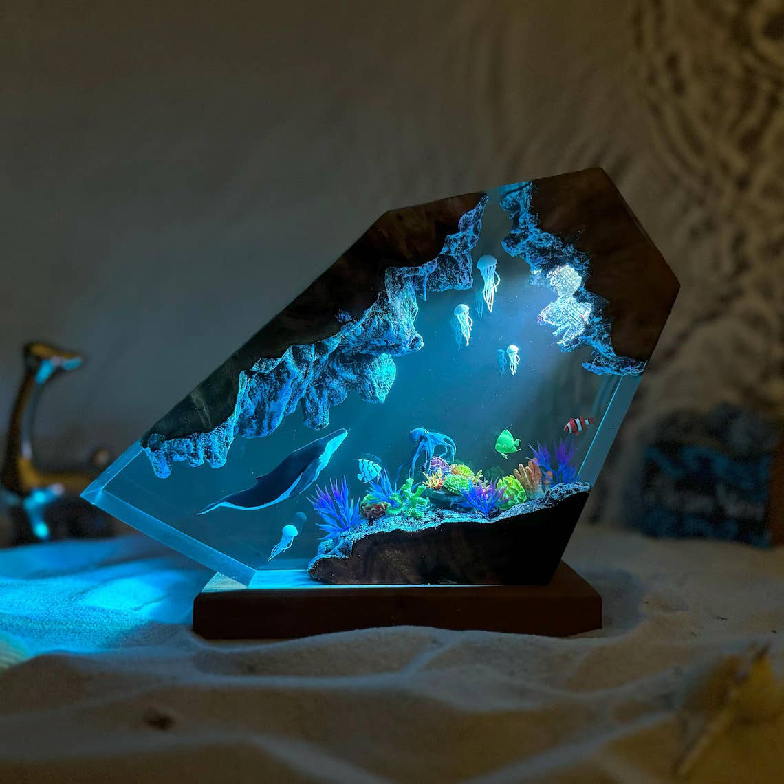 Merchemy - Wholesale Accent/Desk Lamp - Humpback Whale and Jellyfish Resin Ocean Marine Lamp Decor2