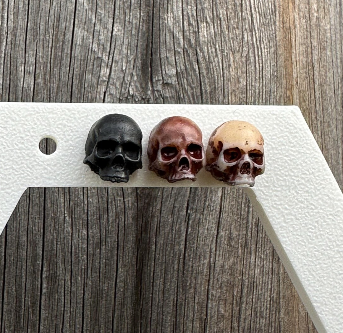 G7T6 - Wholesale Stud/Post Earrings - Skull Stud Earrings, Resin Stainless Steel Jewllery0