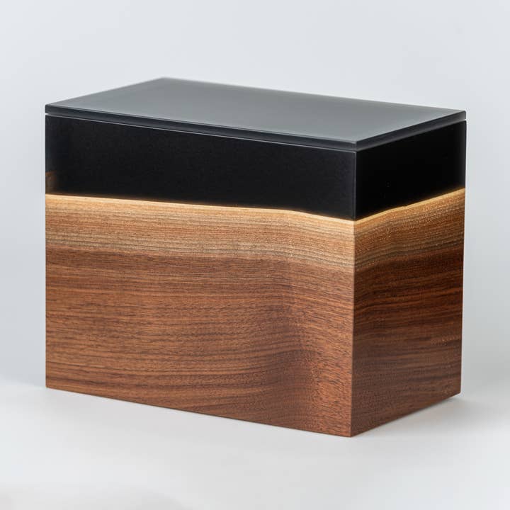 L'urne de Windsor - Urne 4 sur 26 pour la vente par The Legacy Urn Company