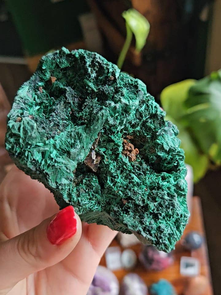 Spécimen de malachite en velours XL - 455 g pour la vente par Little Miss Cosmic