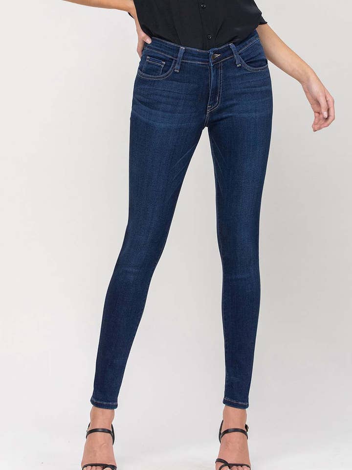 JEAN SKINNY À TAILLE MOYENNE AVEC CHEVILLE G1009 pour la vente par FLYING MONKEY
