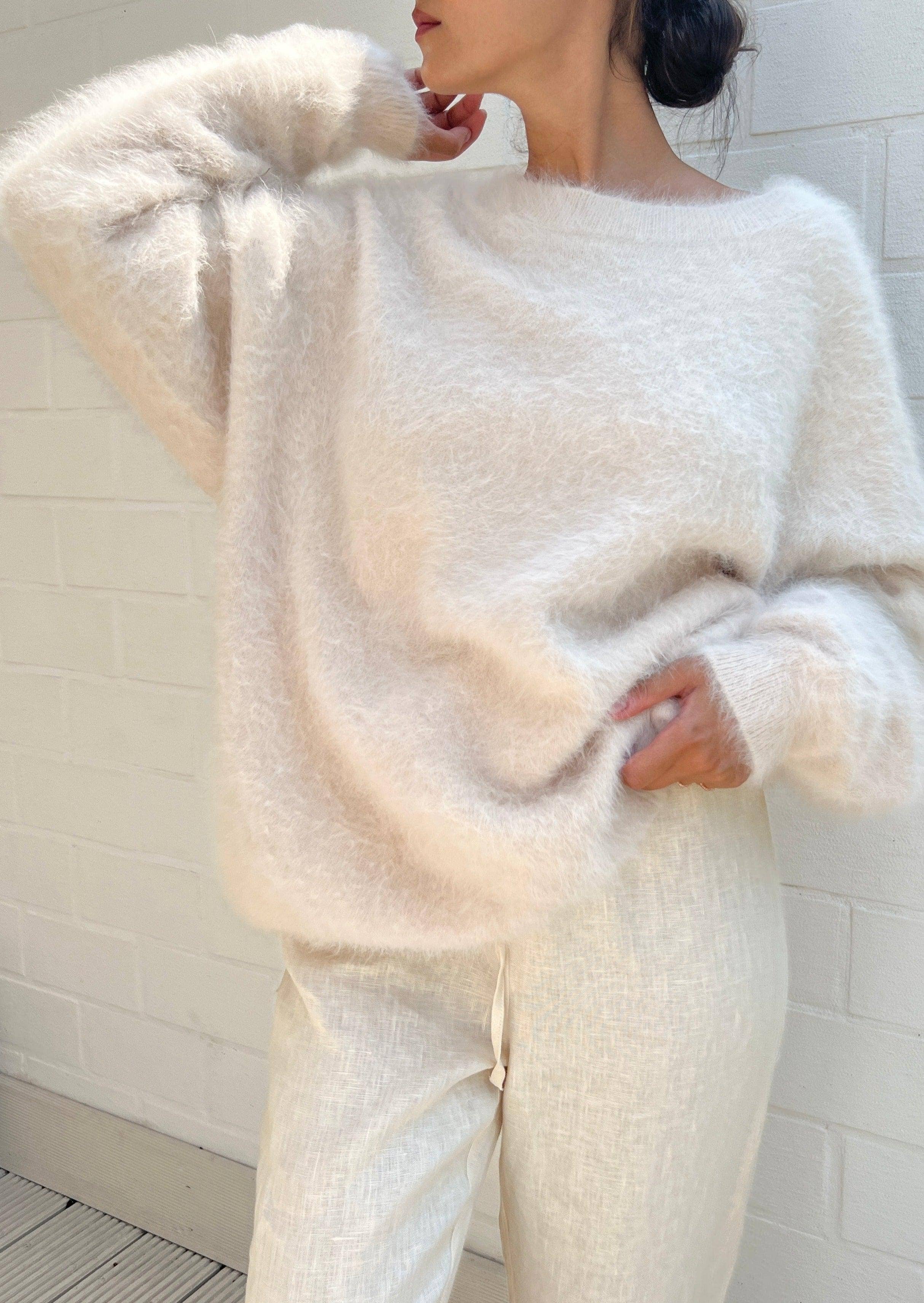 ROSYLEIA - Wholesale Tunic Sweater - Women's - Oversized Alpaca Wool Sweater3