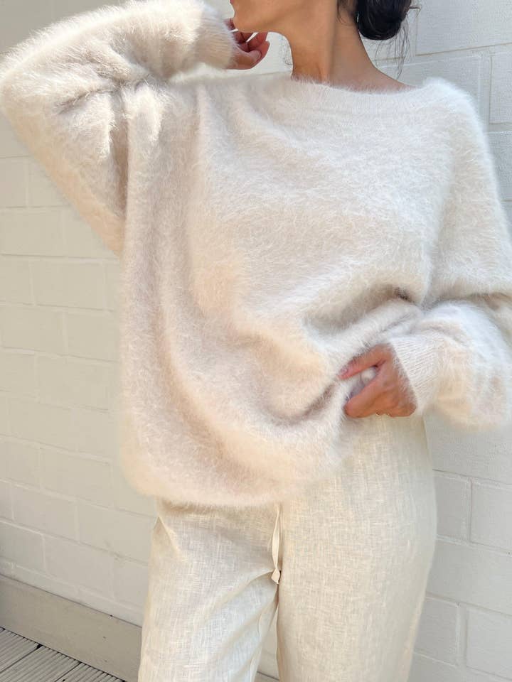 ROSYLEIA - Wholesale Tunic Sweater - Women's - Oversized Alpaca Wool Sweater3