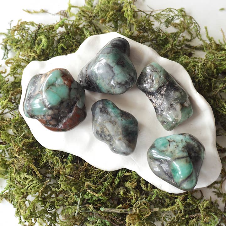 Raw Emerald Healing Crystal, Zodiac Holiday Stocking Gifts for wholesale by Raw Stone Elegance